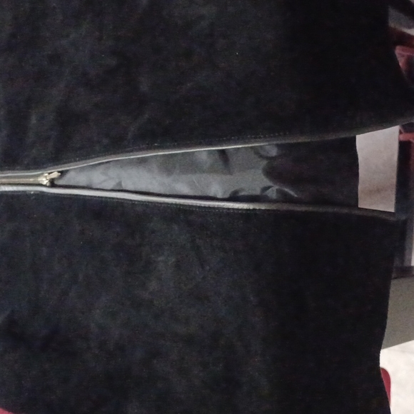 Gorgeous Danier jacket and matching skirt set - Picture 3 of 8